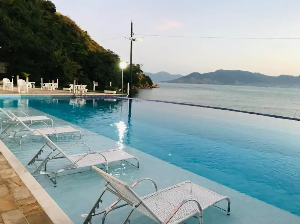 Apartamento Pé Na Areia Frente Para O Mar E Piscina Na Prainha