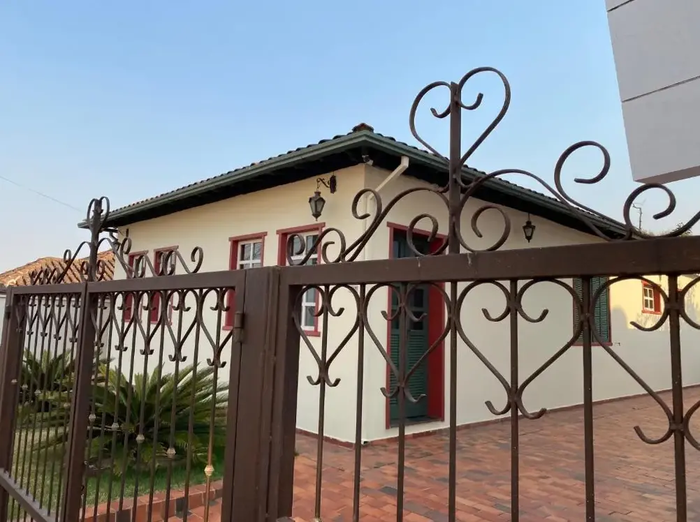 Casa No Centro Histórico De Catas Altas