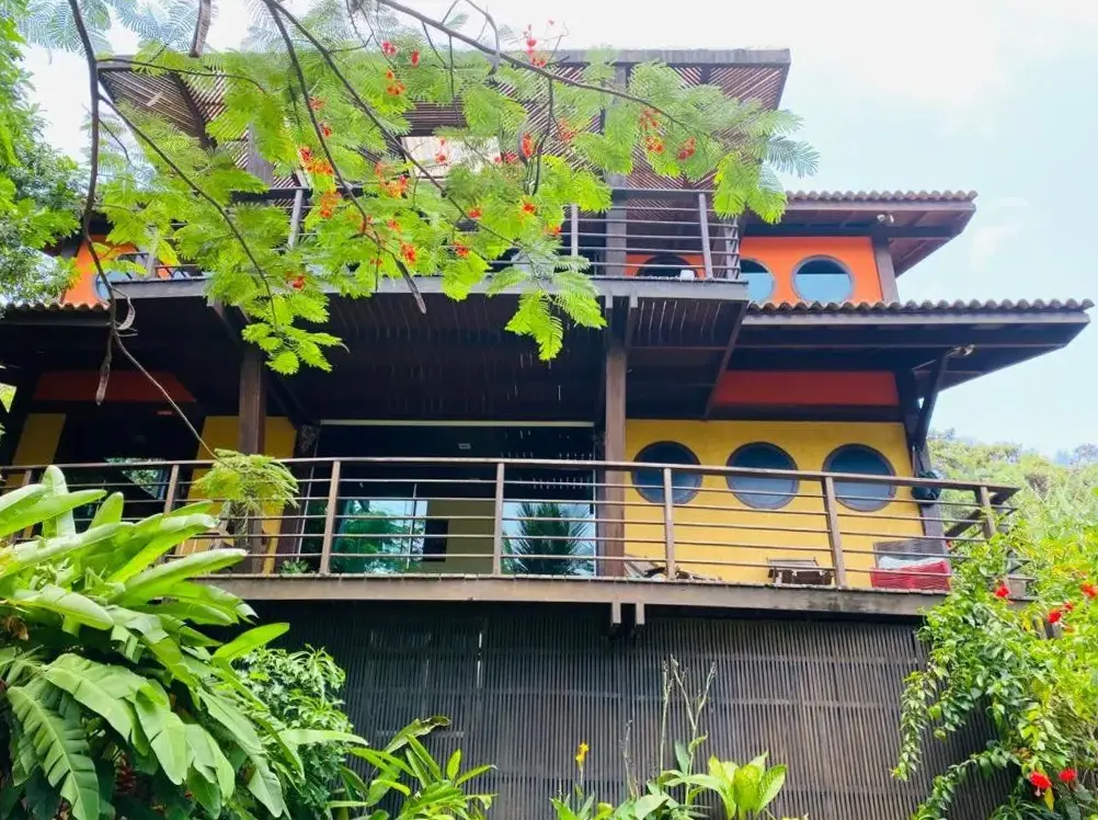 Flamboyant Residence