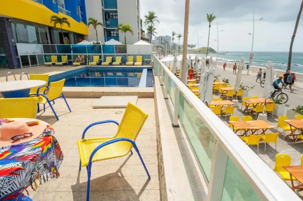 Pé Na Areia - Flat Com Piscina, Ar E Garagem Na Barra