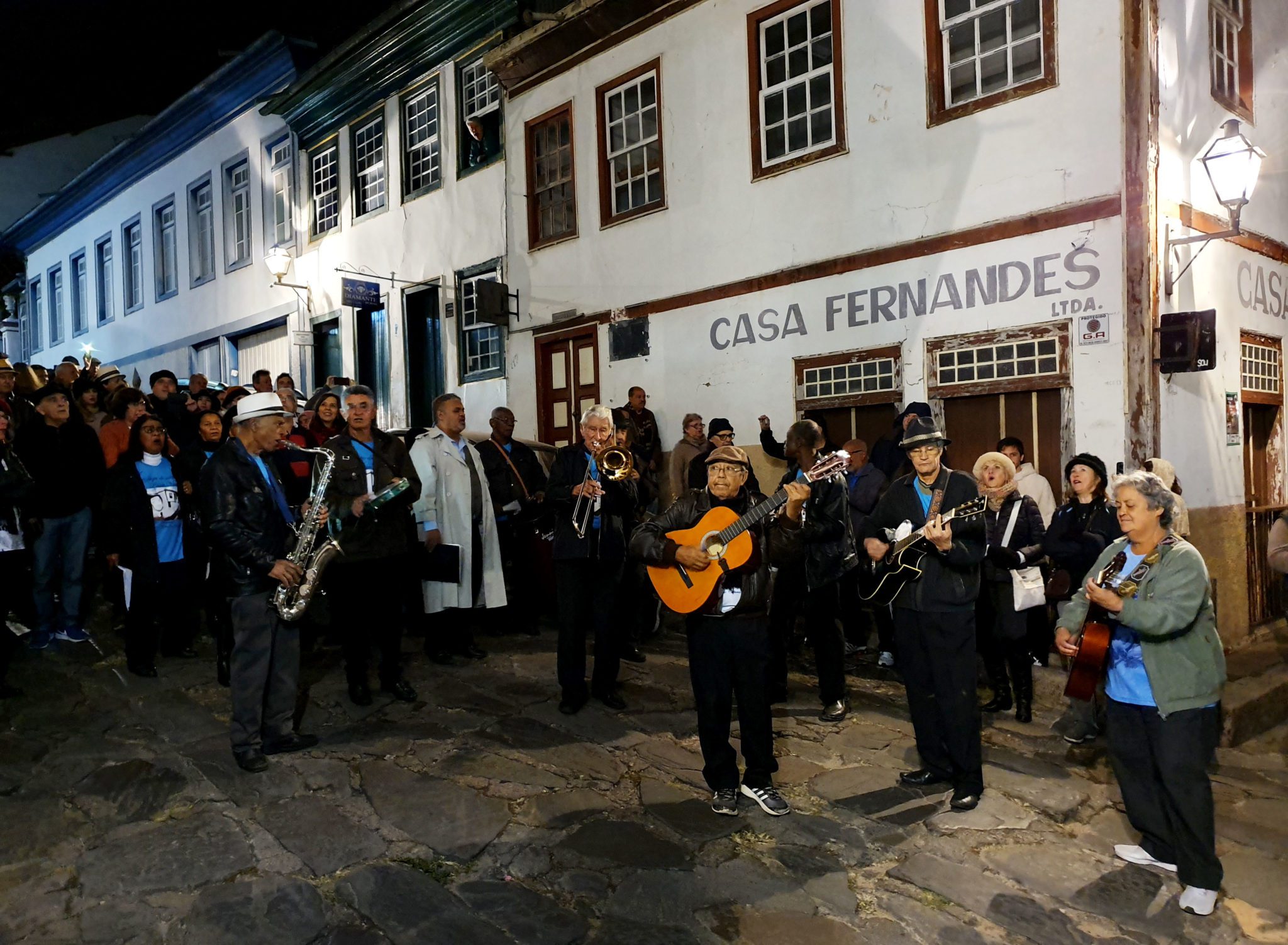 Noite de Seresta em Diamantina, MG. Fonte: Portal Minas Gerais.