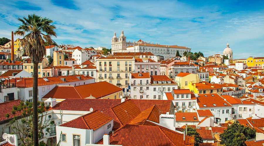 Vista do Miradouro Portas do Sol - Lisboa - Portugal