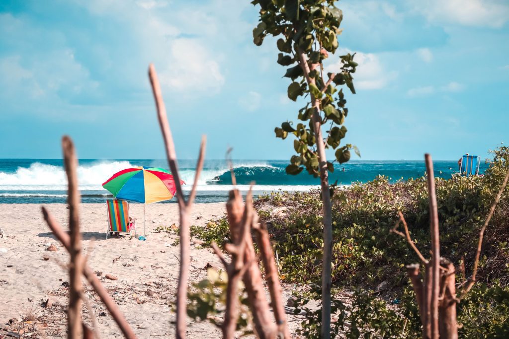 Guarda sol e praia