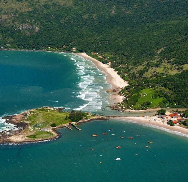 Vista de cima Praia da Armação e Praia do Matadeiro - Florianópolis