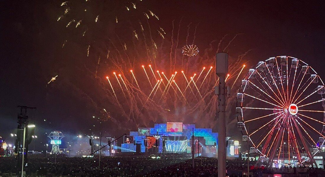 Show do Rock in Rio, fogos de artifício, palco e público