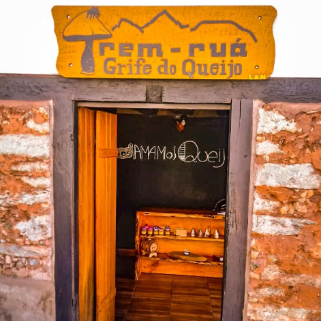 Fachada da loja trem-ruá, em Serro