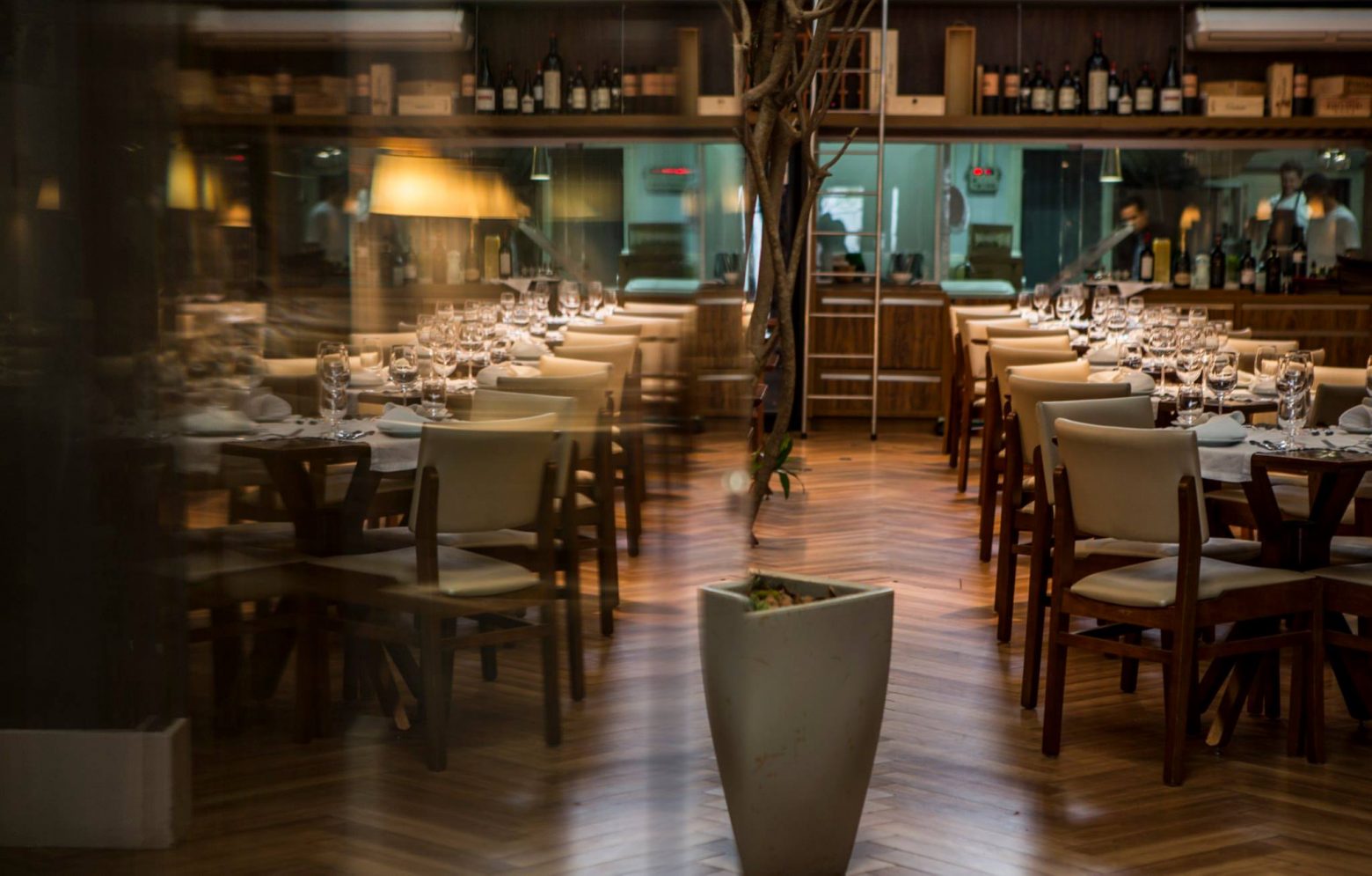 Salão de serviço do Artusi Restorante, Em Florianópolis