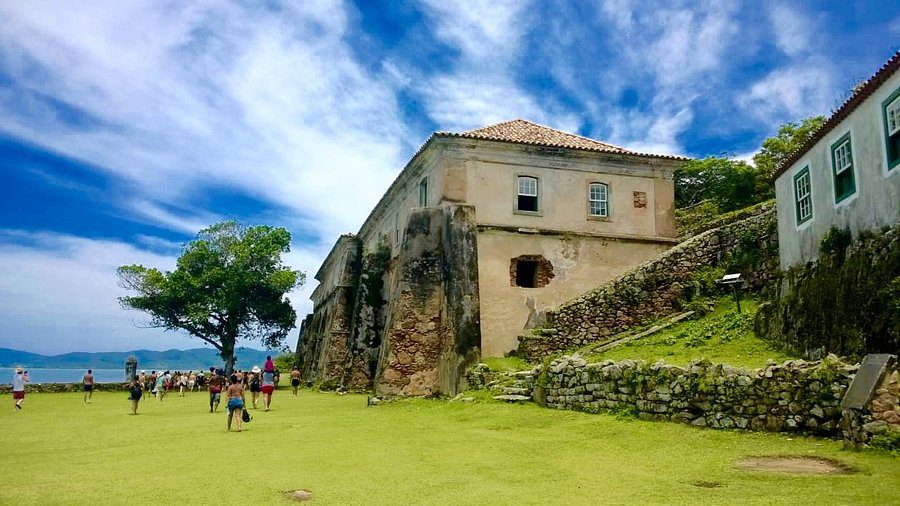 Vista externa do Forte Santa Cruz de Anhatomirim