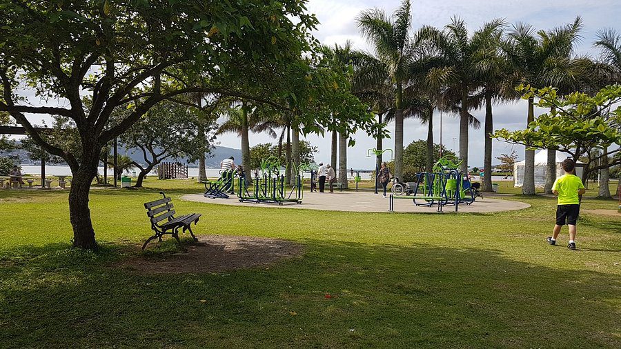 Vista do Parque de Coqueiros, e Florianópolis