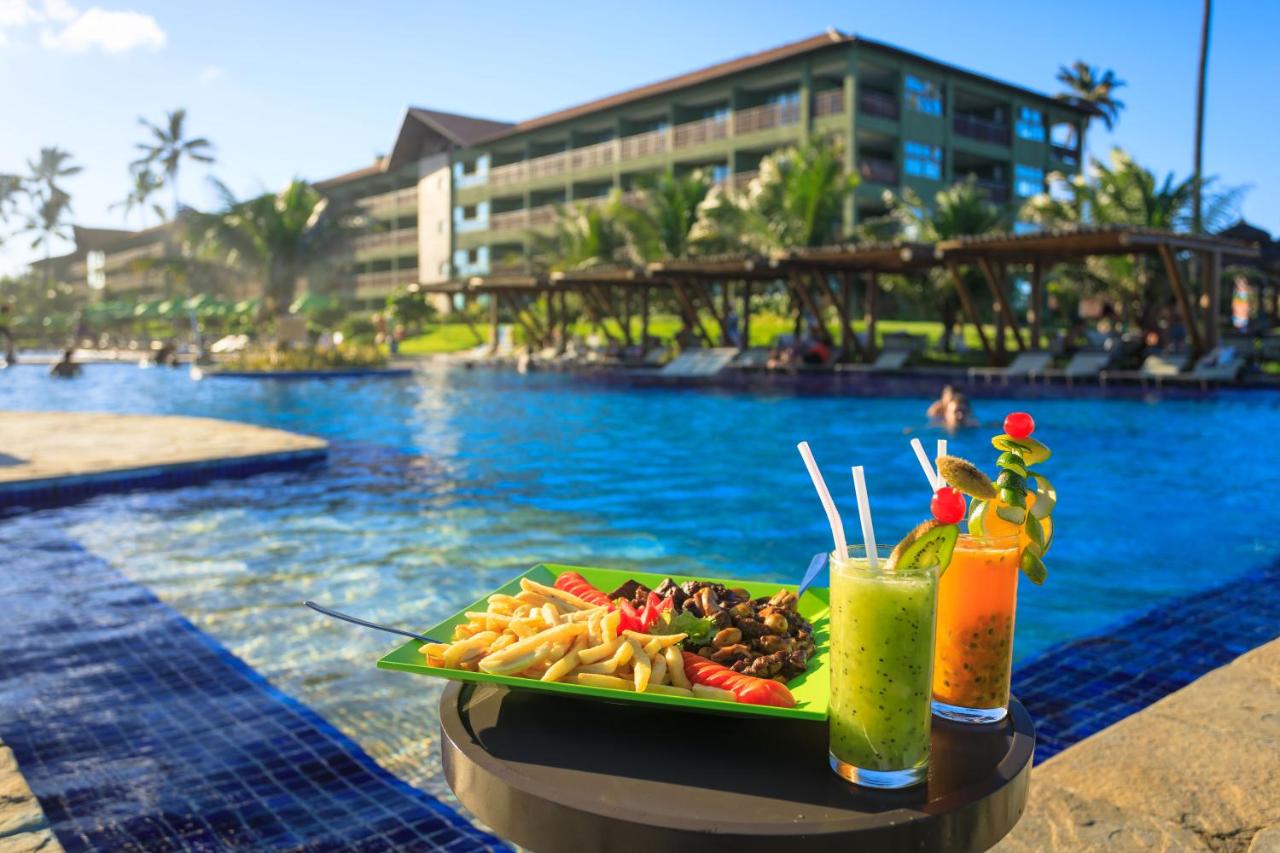 Drinks e frutas, piscina e fachada Vivá Porto de Galinhas
