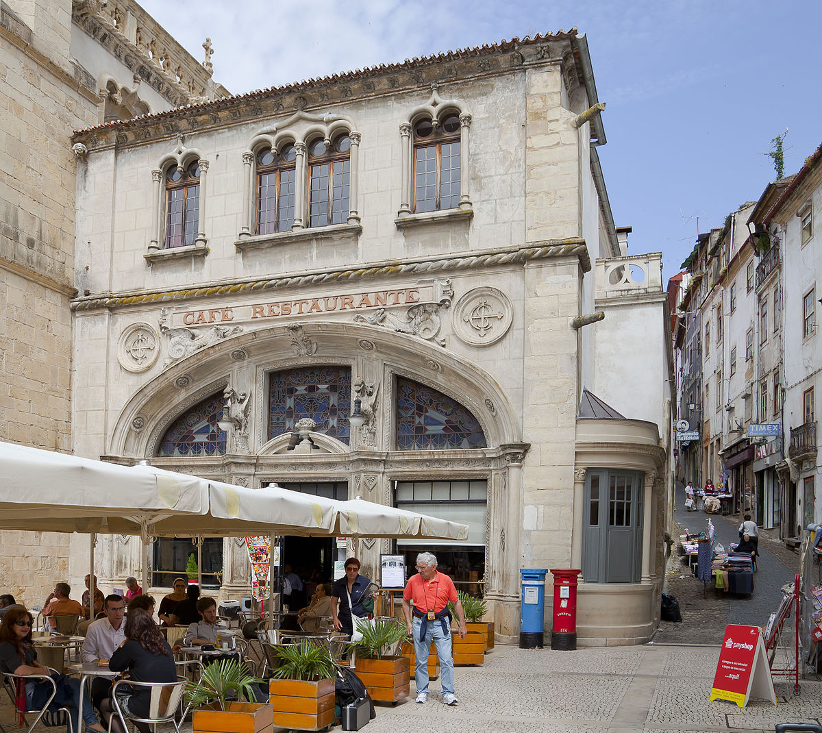 Fachada do Café Santa Cruz Coimbra