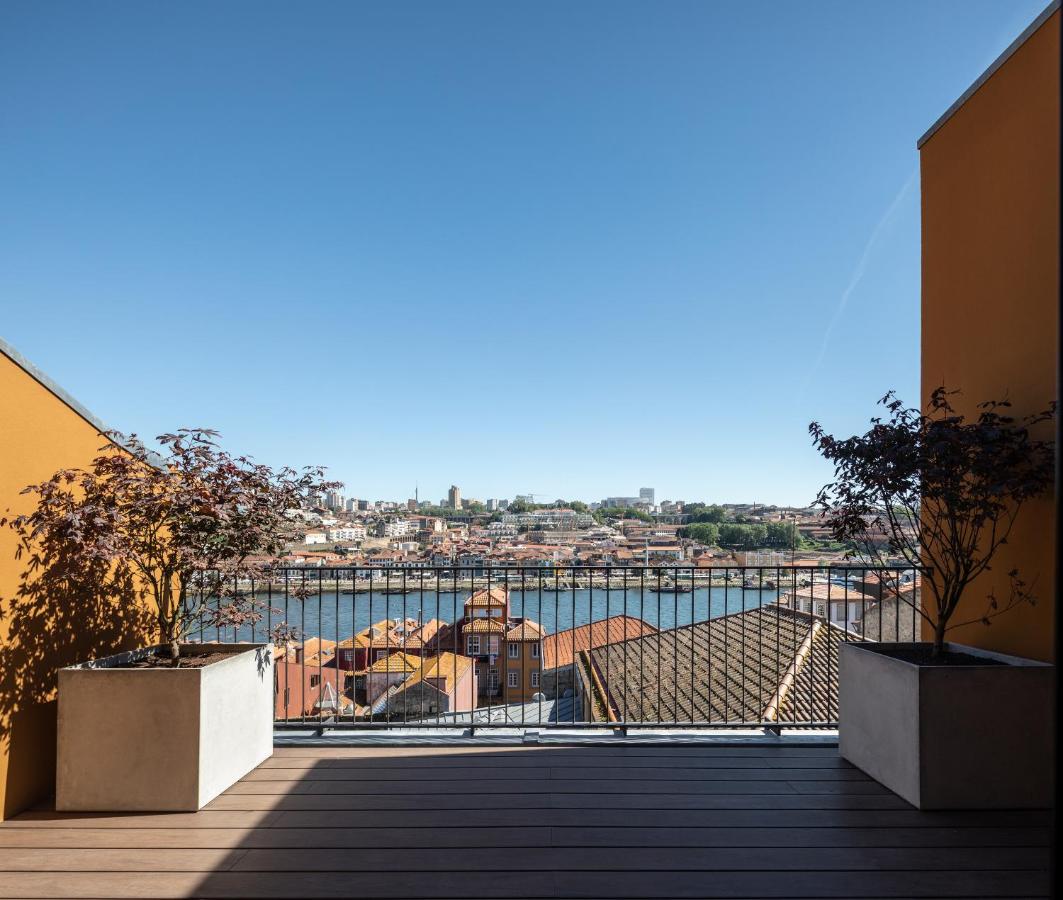 Varanda de hotel, vista para o Rio Douro, Porto