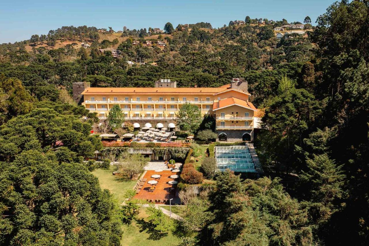 Vista aérea do Grande Hotel Campos do Jordao