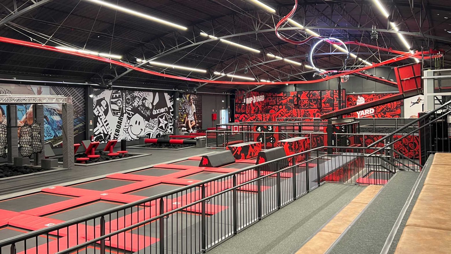 JumpYard Matosinhos - arena de trampolins, tirolesa