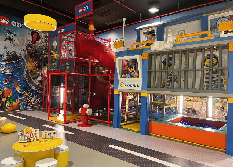 playground colorido LEGO Fan Factory - Mar Shopping - Porto