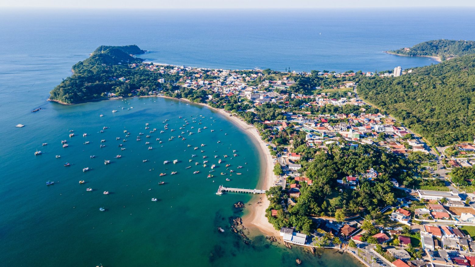 Praia de Penha em Santa Catarina, Sul do Brasil - Cidade do Beto Carrero World