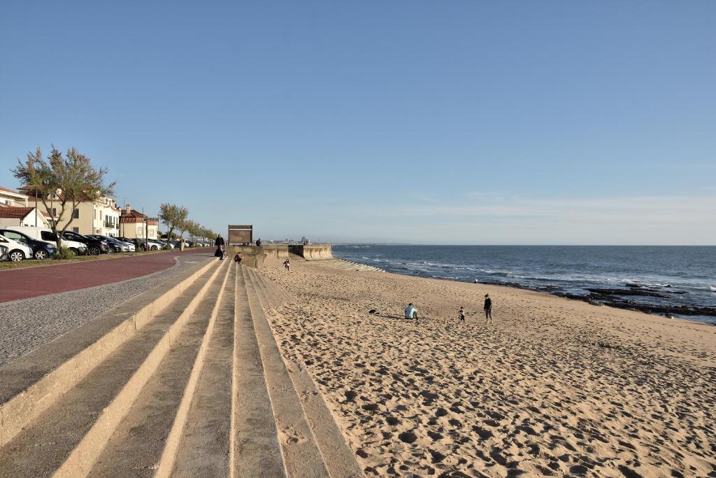 Praia da Aguda - Mar, faixa de areia, calçadão