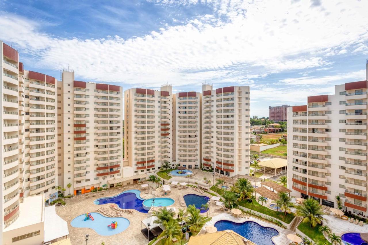 Wyndham Olímpia Royal Hotels - vista de cima das piscinas e prédios de apartamentos