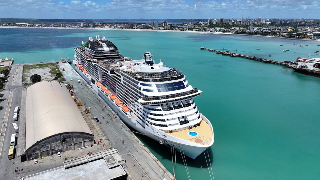 Cruzeiro no Porto de Jaraguá - Maceió
