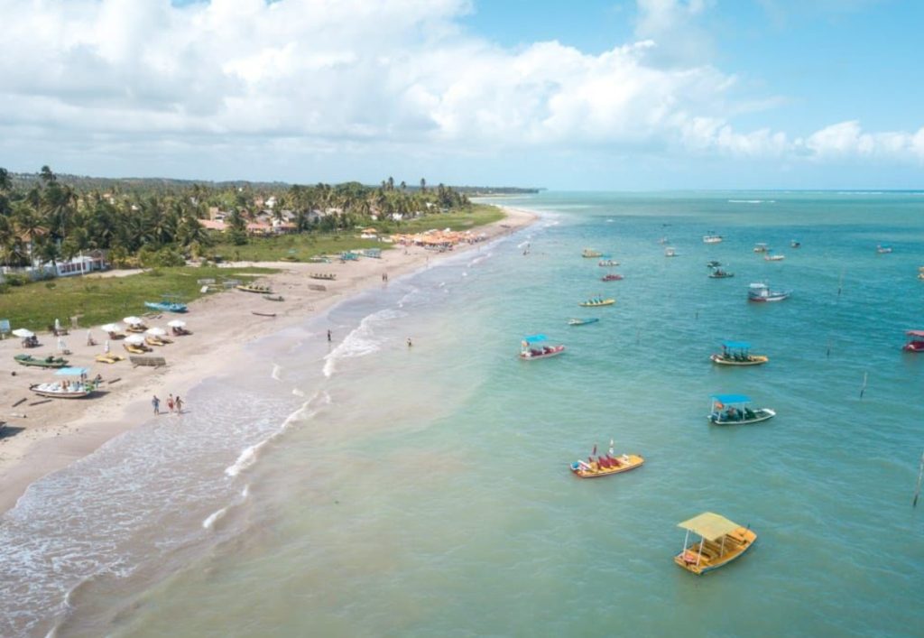 Praia com barcos São Miguel dos Milagres