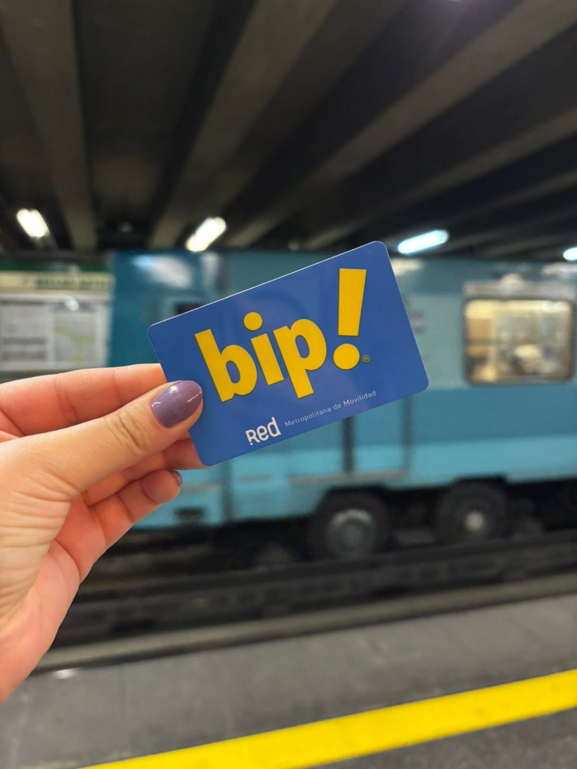 Uma foto do cartão Bip! Utilizado no transporte público de Santiago do Chile. 