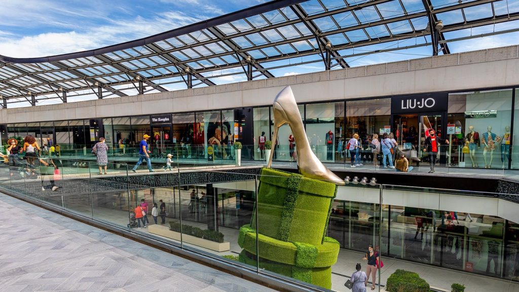 Foto do pátio da Outlet One Nation Paris