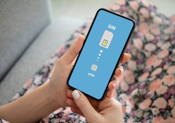 Uma foto que representa o E-sim - Chip Virtual que você recebe por email.