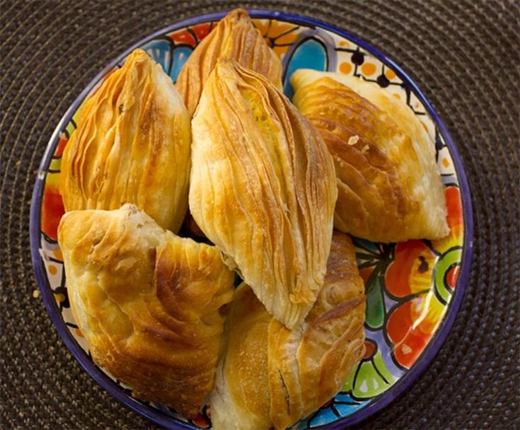 Foto do pastizzi. prato típico maltês