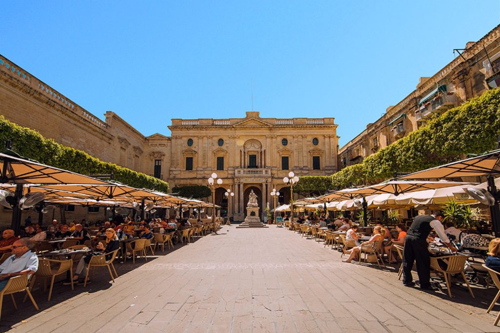 Foto da Vista da biblioteca nacional de Malta do Caffe Cordina